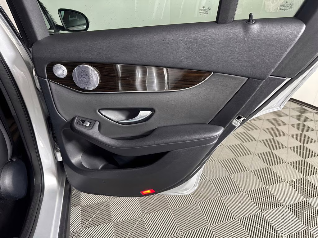 2020 Iridium Silver Metallic Mercedes-Benz GLC GLC 300 RWD SUV