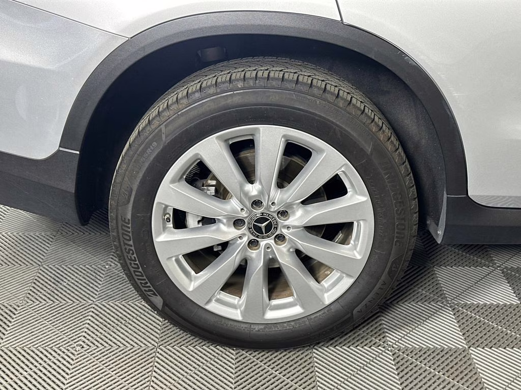 2020 Iridium Silver Metallic Mercedes-Benz GLC GLC 300 RWD SUV