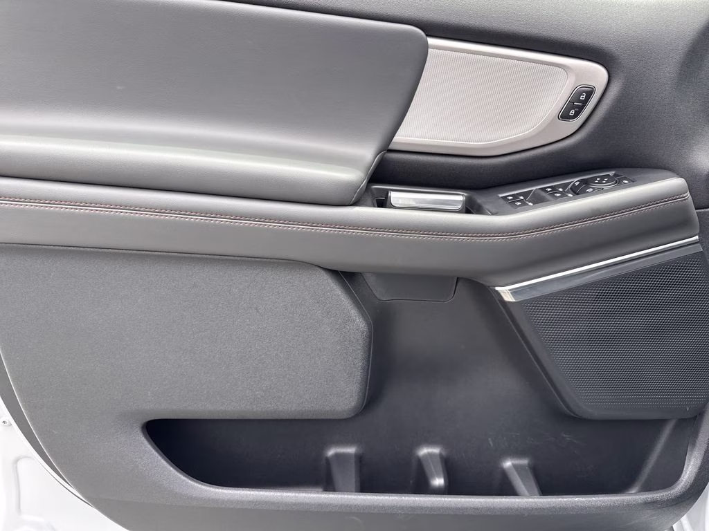 2025 Space Silver Metallic Ford Expedition Active 4X4 SUV