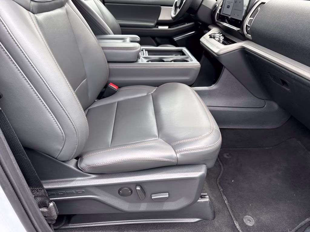 2025 Space Silver Metallic Ford Expedition Active 4X4 SUV