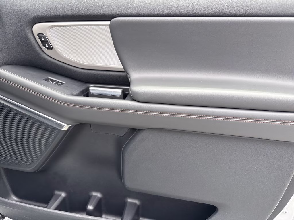 2025 Space Silver Metallic Ford Expedition Active 4X4 SUV