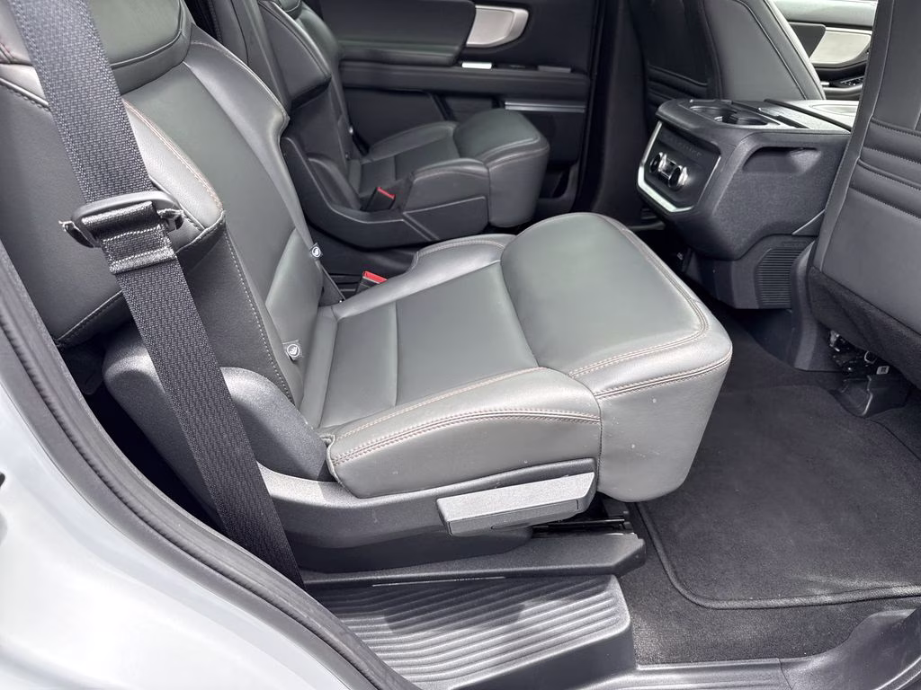 2025 Space Silver Metallic Ford Expedition Active 4X4 SUV
