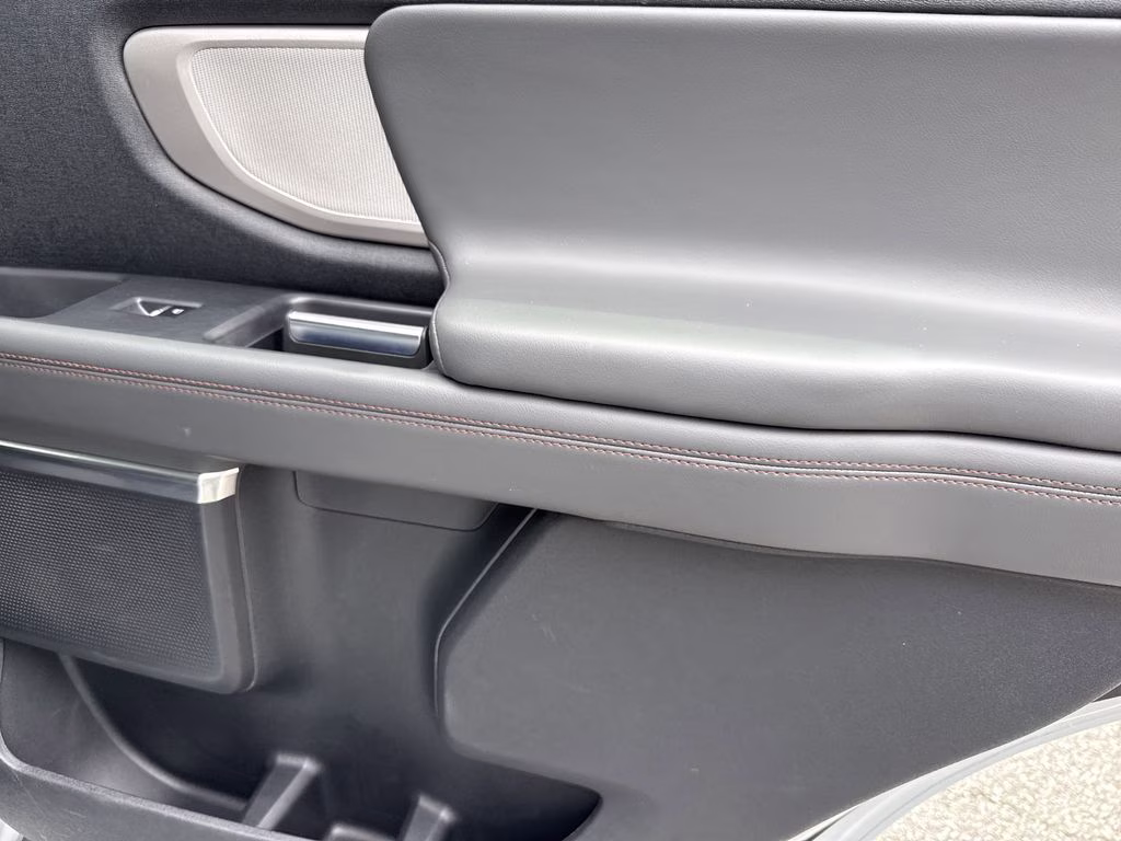 2025 Space Silver Metallic Ford Expedition Active 4X4 SUV