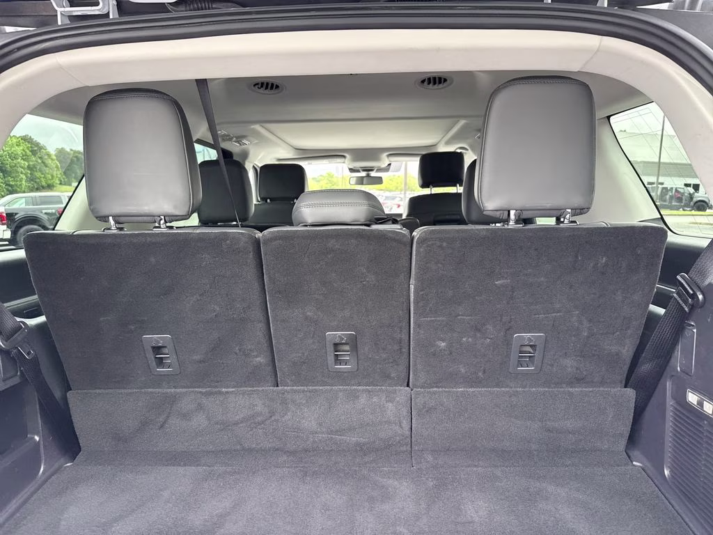 2025 Space Silver Metallic Ford Expedition Active 4X4 SUV