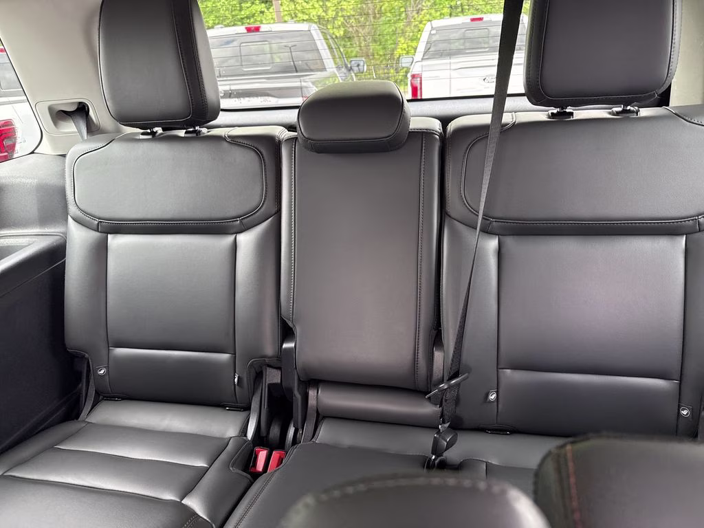 2025 Space Silver Metallic Ford Expedition Active 4X4 SUV