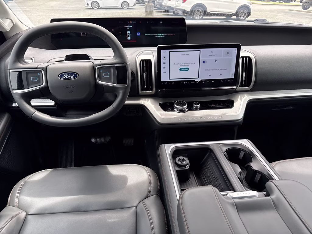 2025 Space Silver Metallic Ford Expedition Active 4X4 SUV