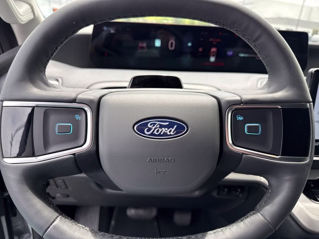 2025 Space Silver Metallic Ford Expedition Active 4X4 SUV