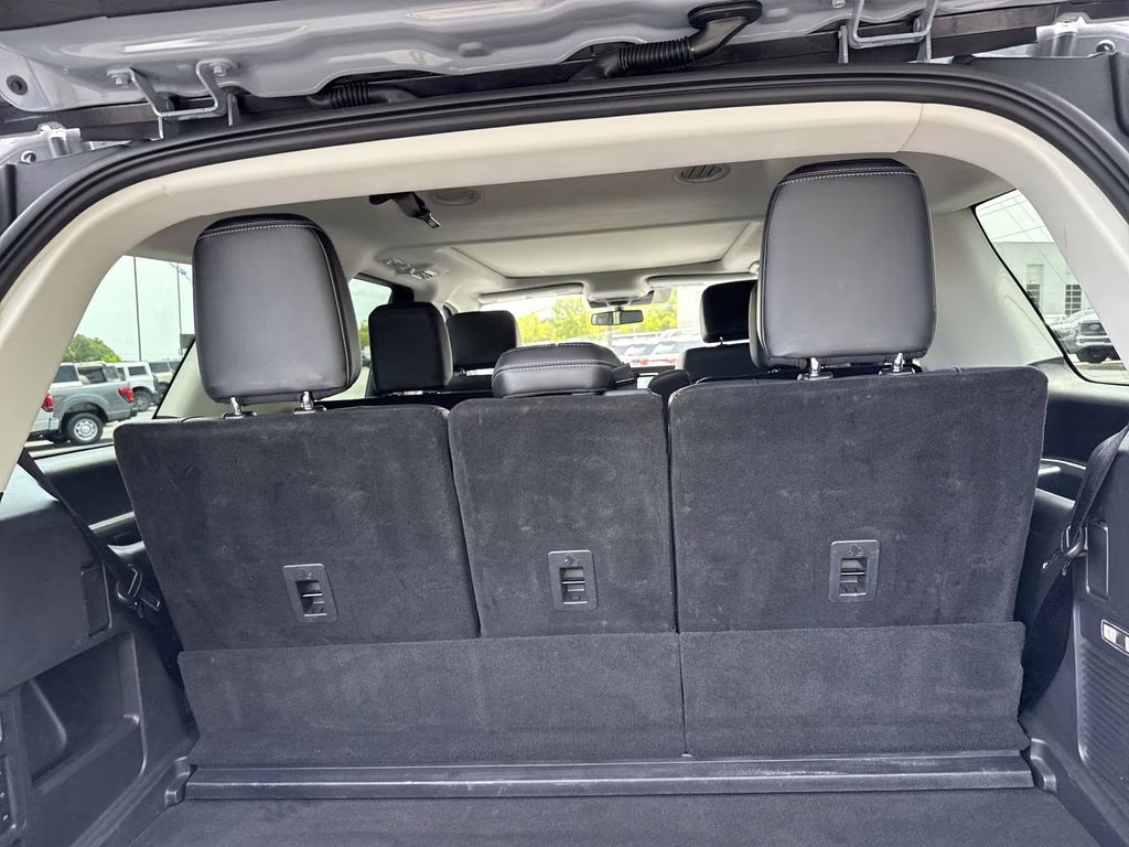 2025 Glacier Gray Metallic TriCoat Ford Expedition Platinum 4X4 SUV