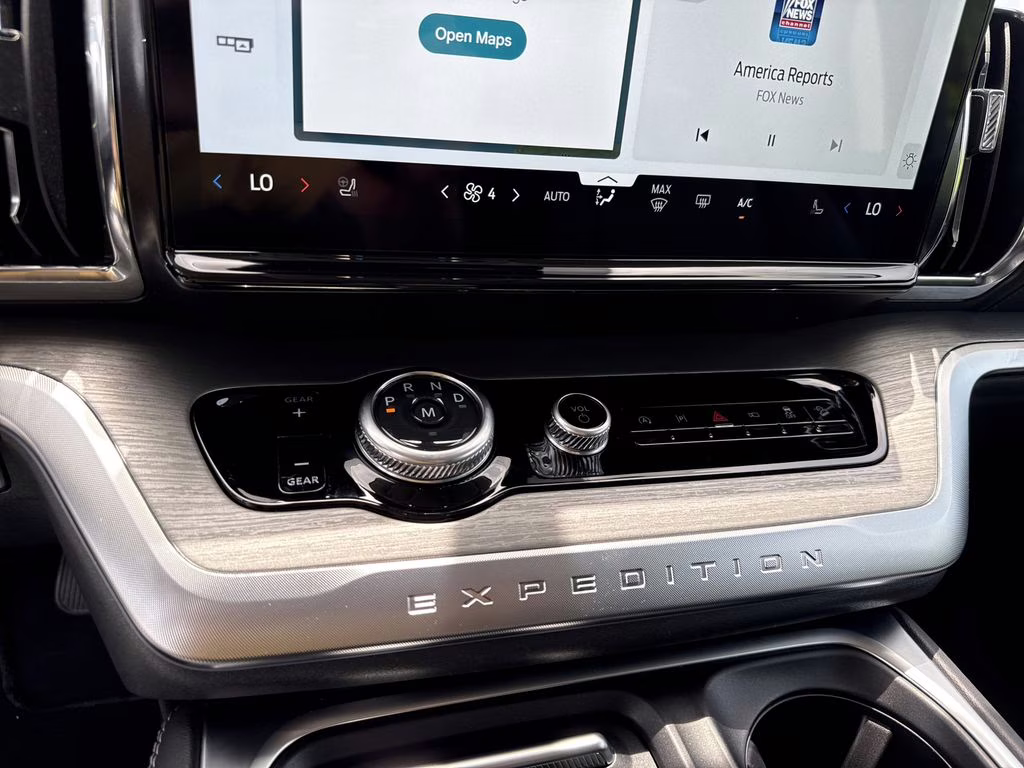 2025 Glacier Gray Metallic TriCoat Ford Expedition Platinum 4X4 SUV