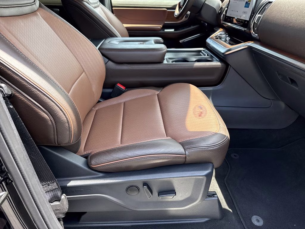2025 Agate Black Metallic Ford Expedition King Ranch 4X4 SUV