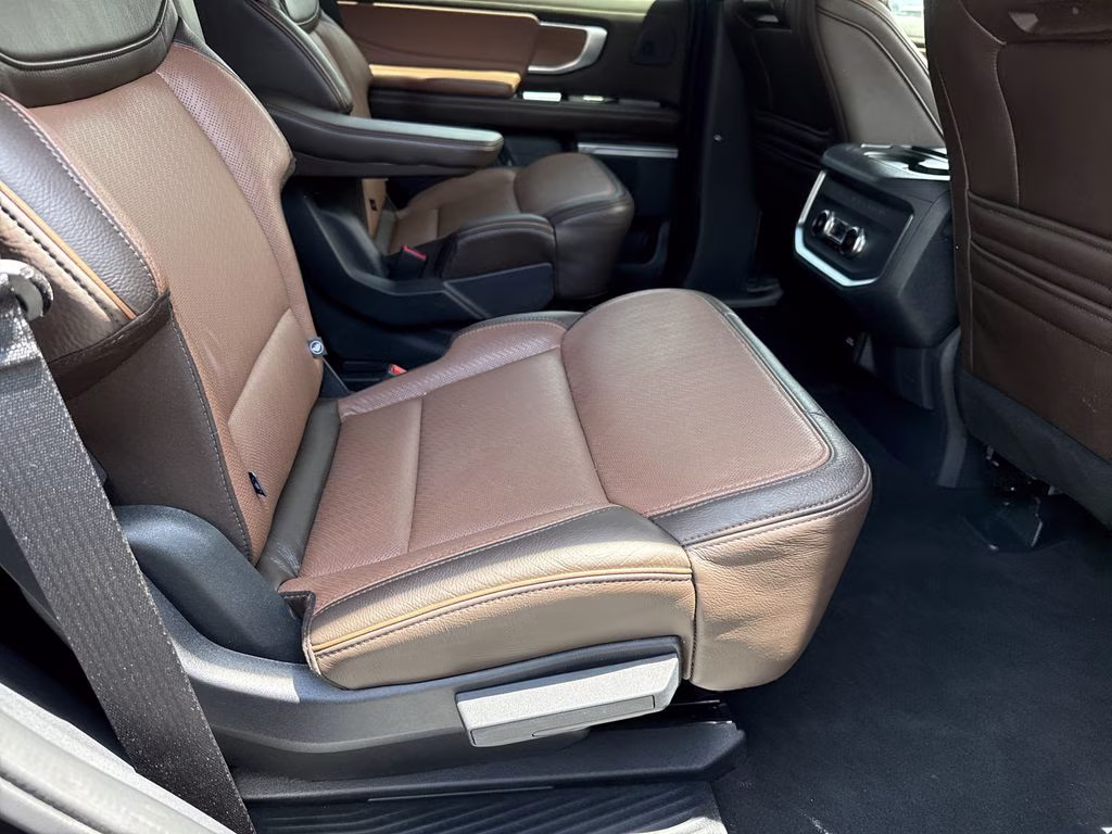 2025 Agate Black Metallic Ford Expedition King Ranch 4X4 SUV