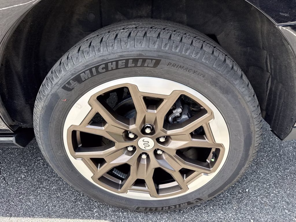 2025 Agate Black Metallic Ford Expedition King Ranch 4X4 SUV