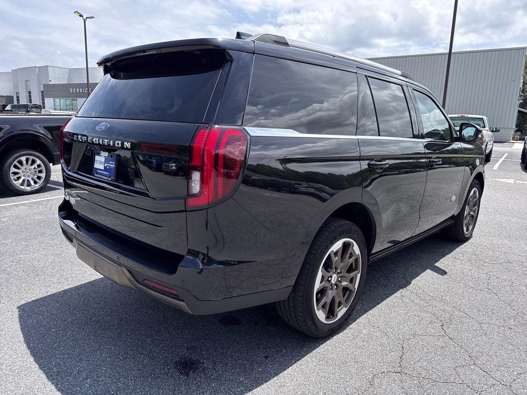 2025 Agate Black Metallic Ford Expedition King Ranch 4X4 SUV