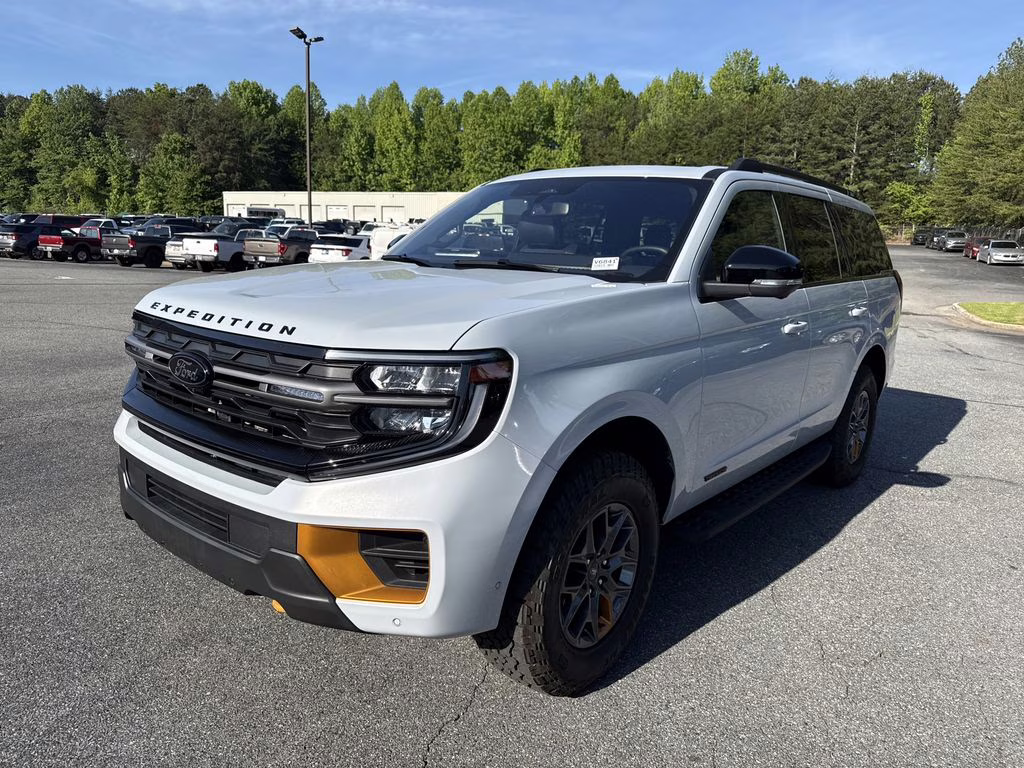 2025 Space Silver Metallic Ford Expedition Tremor 4X4 SUV