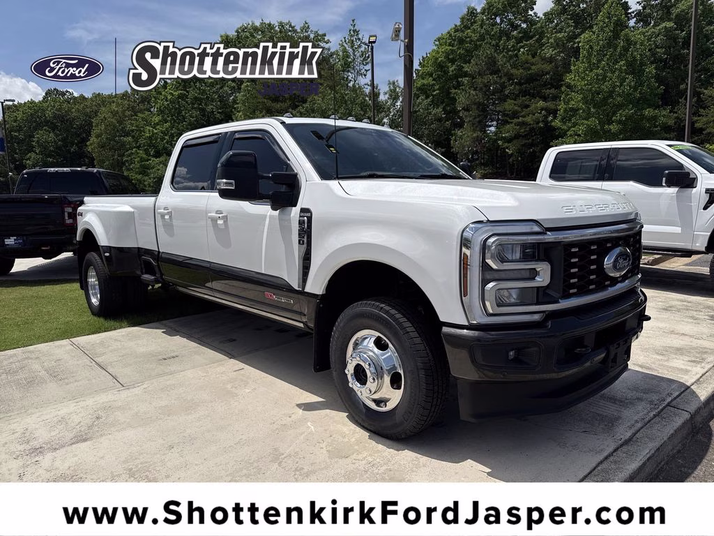 2024 Star White Metallic Tri-Coat Ford Super Duty F-350 DRW King Ranch 4X4 Truck