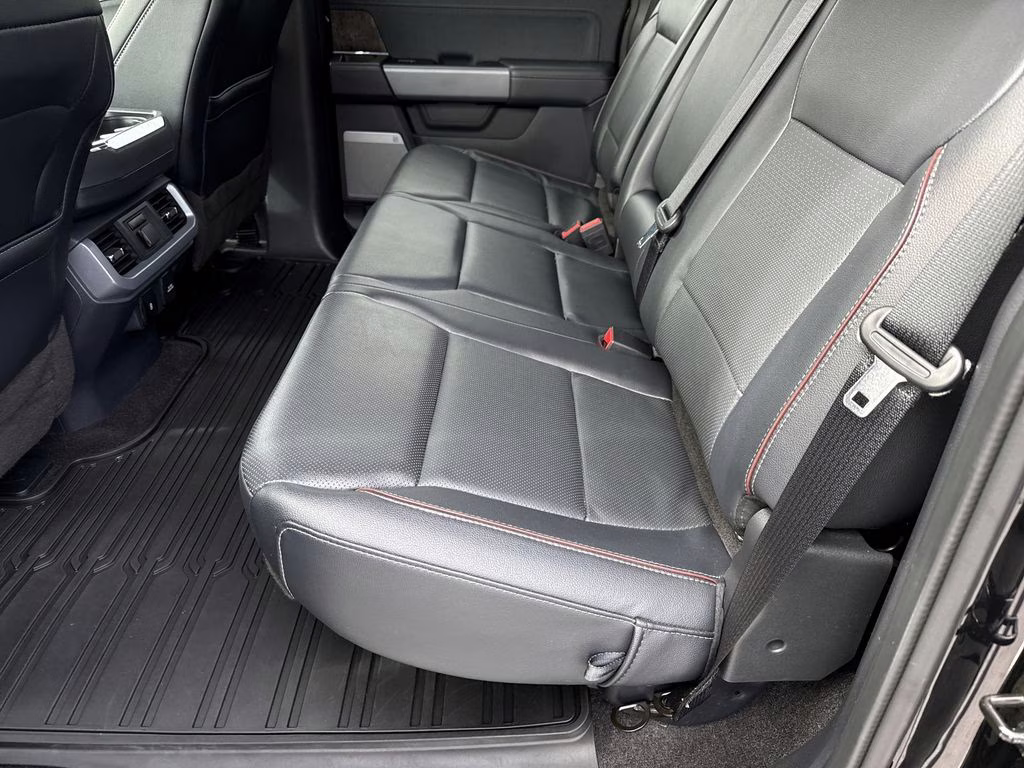 2023 Agate Black Metallic Ford F-150 Lariat 4X4 Truck