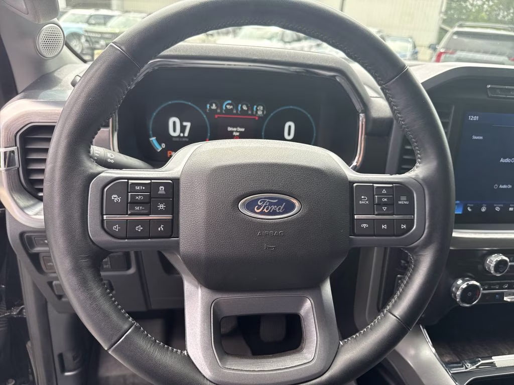 2023 Agate Black Metallic Ford F-150 Lariat 4X4 Truck