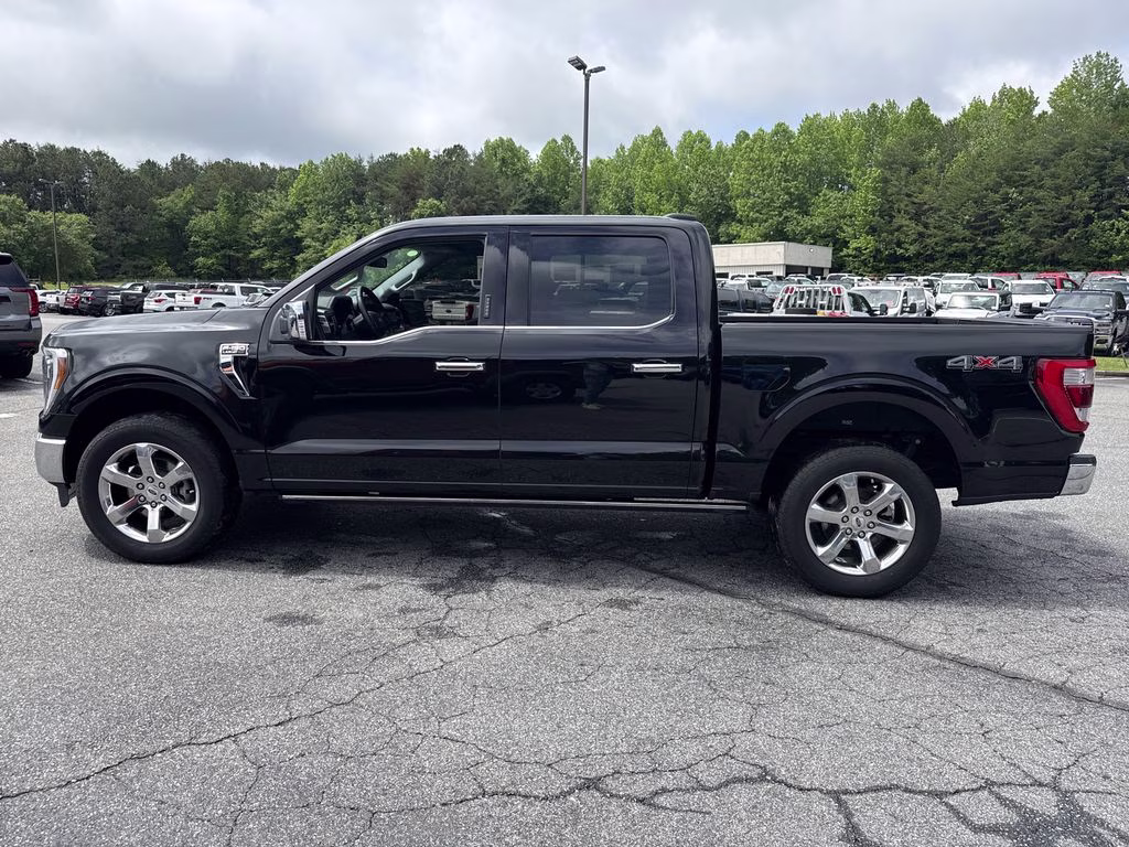 2023 Agate Black Metallic Ford F-150 Lariat 4X4 Truck