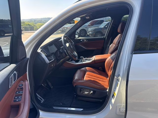 2019 Mineral White Metallic BMW X5 xDrive50i AWD SUV