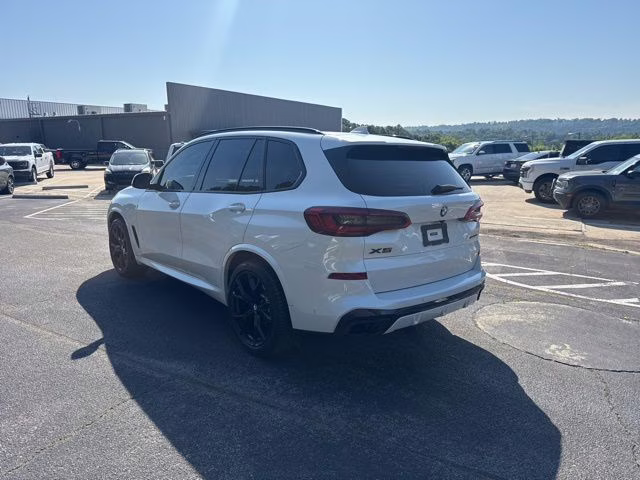 2019 Mineral White Metallic BMW X5 xDrive50i AWD SUV