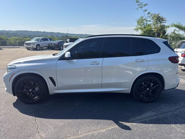 2019 Mineral White Metallic BMW X5 xDrive50i AWD SUV