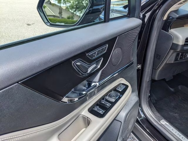 2025 Black Metallic Lincoln Corsair Reserve FWD SUV