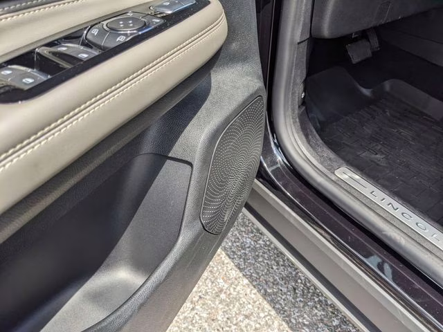 2025 Black Metallic Lincoln Corsair Reserve FWD SUV