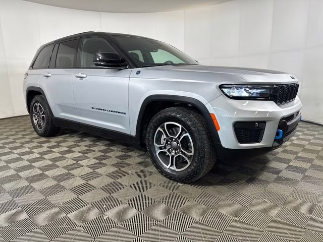 2022 Silver Zynith Jeep Grand Cherokee Trailhawk 4xe 4X4 SUV