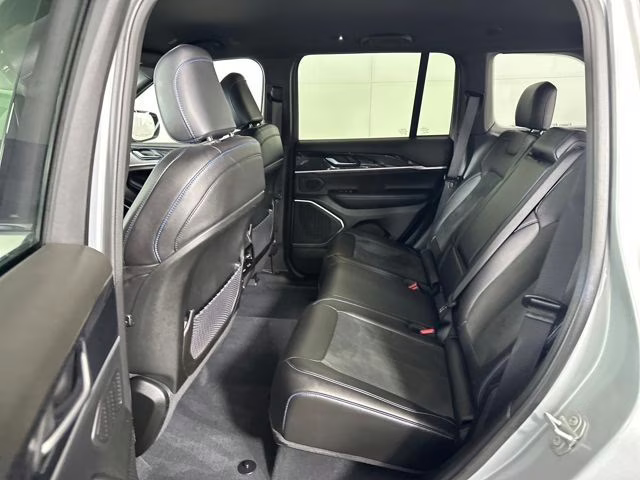 2022 Silver Zynith Jeep Grand Cherokee Trailhawk 4xe 4X4 SUV