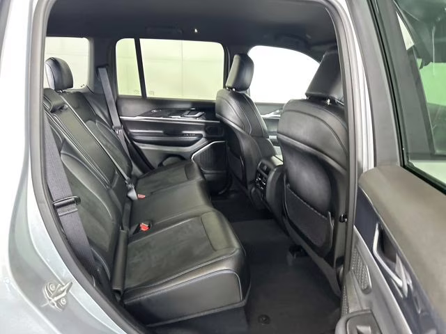 2022 Silver Zynith Jeep Grand Cherokee Trailhawk 4xe 4X4 SUV