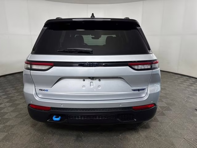 2022 Silver Zynith Jeep Grand Cherokee Trailhawk 4xe 4X4 SUV