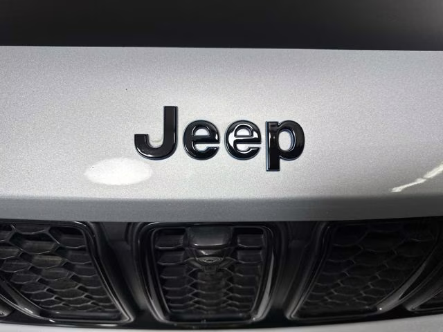2022 Silver Zynith Jeep Grand Cherokee Trailhawk 4xe 4X4 SUV