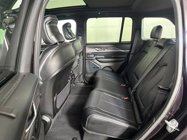 2022 Ember Pearlcoat Jeep Grand Cherokee Overland 4xe 4X4 SUV