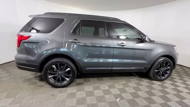2018 Magnetic Ford Explorer XLT 4X4 SUV