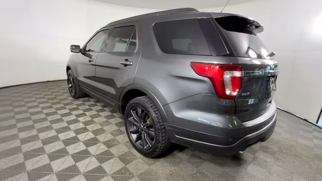 2018 Magnetic Ford Explorer XLT 4X4 SUV