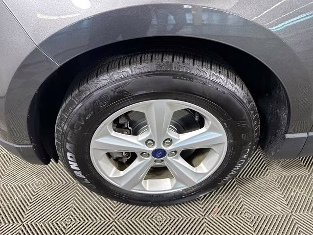 2017 Black Pearl Ford Edge SE AWD SUV