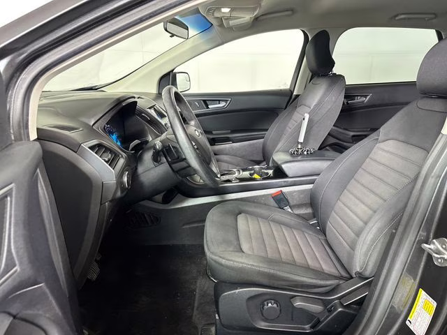 2017 Black Pearl Ford Edge SE AWD SUV