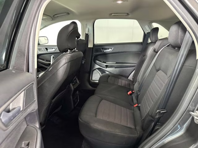 2017 Black Pearl Ford Edge SE AWD SUV