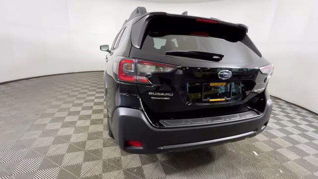 2023 Crystal Black Silica Subaru Outback Premium AWD SUV