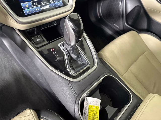 2023 Crystal White Pearl Subaru Outback Limited AWD SUV