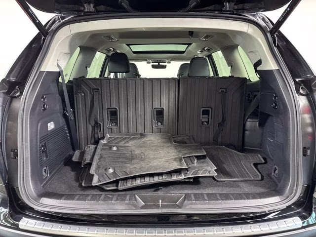 2022 Crystal Black Silica Subaru Ascent Limited AWD SUV
