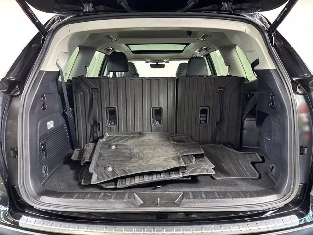 2022 Crystal Black Silica Subaru Ascent Limited AWD SUV