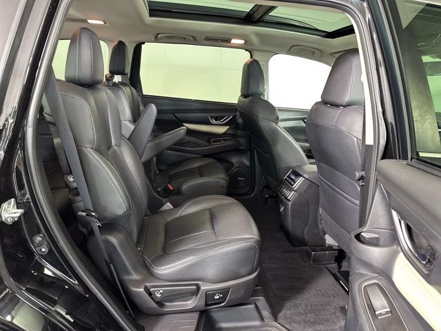 2022 Crystal Black Silica Subaru Ascent Limited AWD SUV