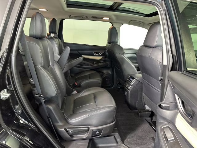 2022 Crystal Black Silica Subaru Ascent Limited AWD SUV