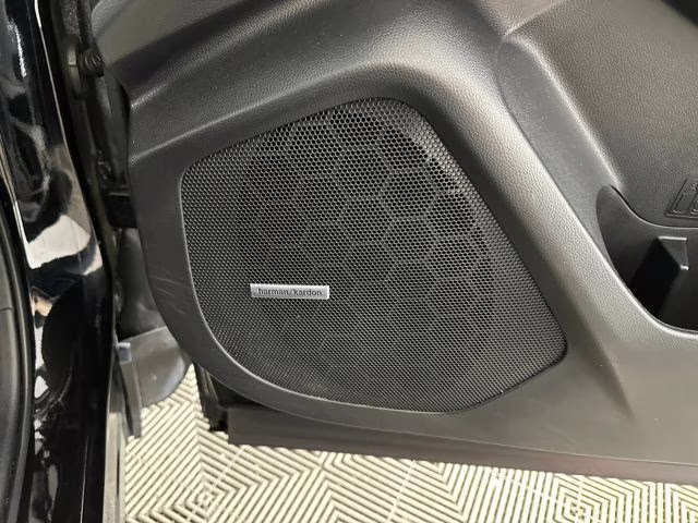 2022 Crystal Black Silica Subaru Ascent Limited AWD SUV