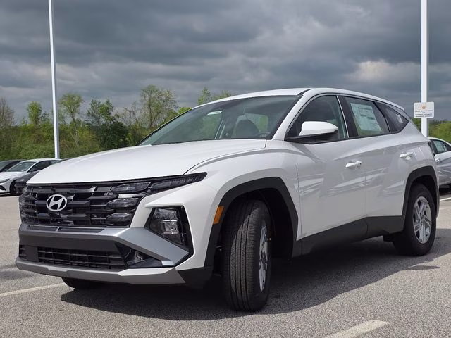 2026 White Pearl Hyundai Tucson SE FWD SUV