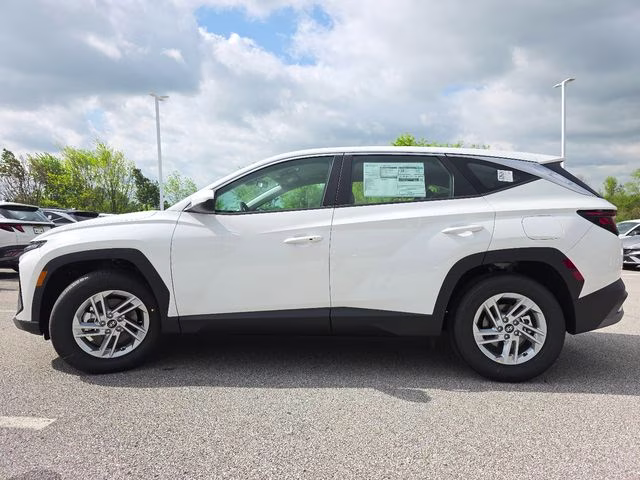 2026 White Pearl Hyundai Tucson SE FWD SUV