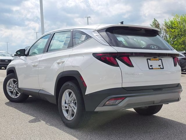 2026 White Pearl Hyundai Tucson SE FWD SUV