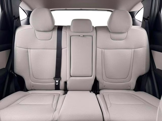 2026 White Pearl Hyundai Tucson SE FWD SUV