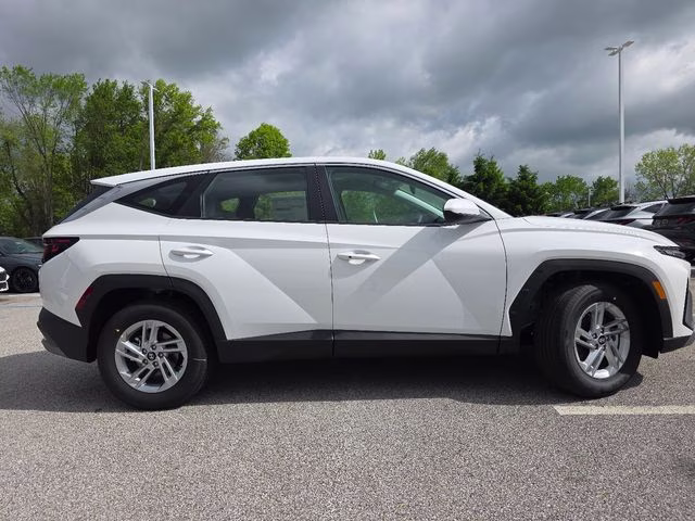 2026 White Pearl Hyundai Tucson SE FWD SUV